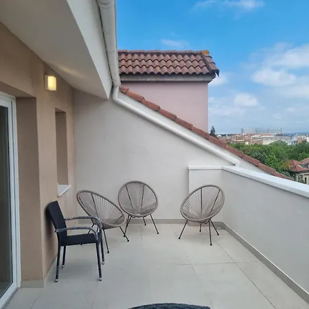 Astures Apartamentos Oviedo Exterior photo